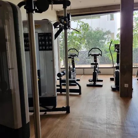 Lägenhet Prachtig Gelijkvloers Met Verwarmd Zwembad & Fitness